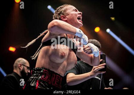 Boxing: Daniella Hemsley flashes crowd after Kingpyn Boxing